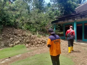 Longsor dan banjir di Kecamatan Kedungbanteng (BPBDkabmalang)