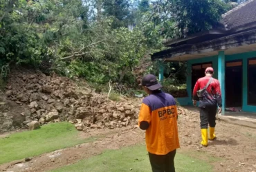 Longsor dan banjir di Kecamatan Kedungbanteng (BPBDkabmalang)