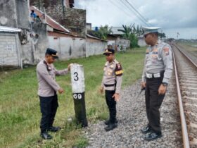 Lokasi tertabraknya purnawirawan TNI AD di perlintasan rel KM 69+500 Ngebruk - Kepanjen (PolsekKepanjenforblok-a.com)