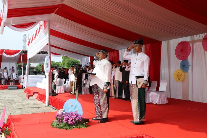 Upacara peringatan hari jadi kabupaten Jombang yang ke-115 di lapangan kantor bupati.(blok-a.com/Syahrul Wijaya)