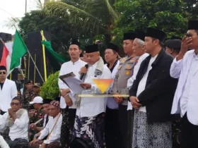 Ketua PCNU Kabupaten Malang, KH Hamim Cholili tuntut Chairul Tanjung Minta Maaf Secara Terbuka (blok-a.com / Yogga Ardiawan)