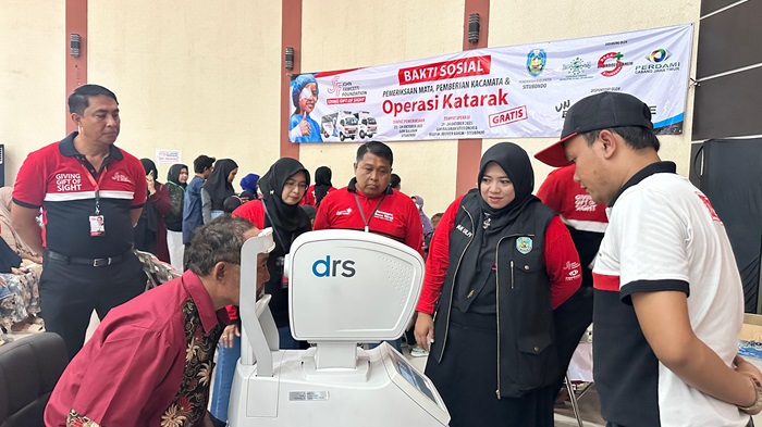 Operasi katarak gratis hasil kerja sama Pemkab Situbondo dan Jhon Fawcett Foundation (JFF).