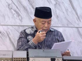 Bupati Malang mengisi Net Spesial Radio Antar Penduduk Indonesia (RAPI) di Ruang Call Center 112 Diskominfo, Jalan Merdeka Timur, Sabtu (29/11/2025) malam.(dok. Prokopim)