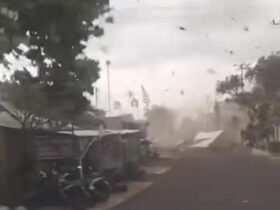 Angin puting beliung yang melanda kawasan Sumbersekar, Kecamatan Dau pada Minggu (2/11/2025) sore (ist)