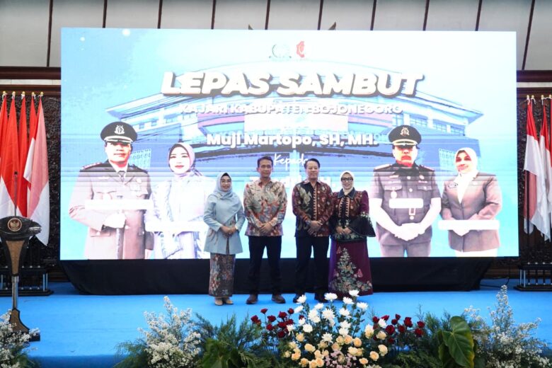 Lepas sambut Kajari Bojonegoro di Pendopo Malowopati Pemkab Bojonegoro, Senin (17/11/2025).(dok. Pemkab Bojonegoro)