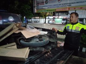 Motor korban yang tabrakan dengan truk di amankan polisi untuk penyelidikan.(dokumen Satlantas Polres Jombang)