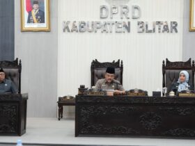Rapat Paripurna DPRD Kabupaten Blitar dengan agenda jawaban Bupati Blitar terhadap pandangan umum fraksi-fraksi atas Ranperda APBD Tahun Anggaran 2026. (blok-a.com/Fajar)