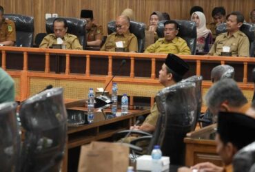 Rapat dengar pendapat DPRD kota Mojokerto dengan OPD bahas penyusunan APBD 2026.(blok-a.com/Syahrul Wijaya)