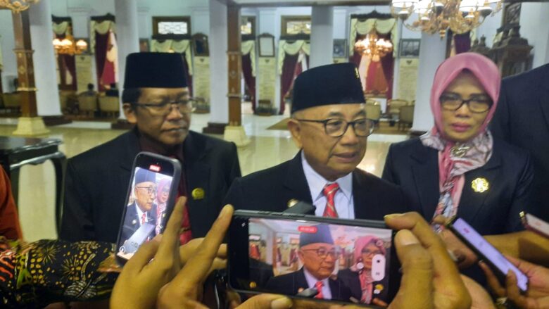 Bupati Blitar, Drs. H. Rijanto, M.M., secara resmi melantik sejumlah pejabat tinggi pratama di Pendopo Ronggo Hadinegoro (RHN). (blok-a.com/Fajar)