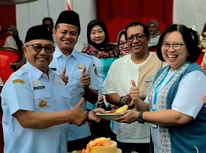 Ketua DPRD Kabupaten Blitar, Supriadi menghadiri Peringatan HKN ke-61 di Hutan Pinus Loji, Desa Tulungrejo, Kecamatan Gandusari. (blok-a.com/Fajar)