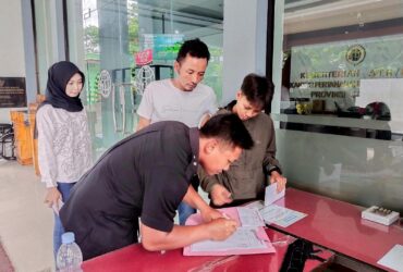 FMR mendatangi Kantor ATR/BPN Kabupaten Blitar. (blok-a.com/Fajar)