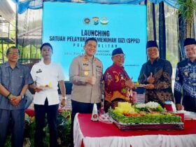 Ketua DPRD Kabupaten Blitar, Supriadi, dalam acara launching  SPPG di Desa Jimbe, Kecamatan Kademangan, Kabupaten Blitar. (blok-a.com/Fajar)