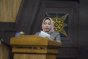 Wali kota Mojokerto Ika Puspita Sari saat menyampaikan nota keuangan rancangan anggaran pendapatan dan belanja daerah (RAPBD) tahun 2026.(blok-a.com/Syahrul Wijaya)