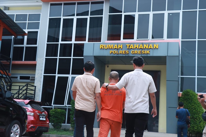 Marbot Masjid di Driyorejo Gresik diduga cabuli bocah 7 tahun diamankan Satreskrim Polres Gresik.(Ist)