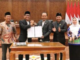 Pemkab bersama DPRD Bojonegoro sahkan Dana Abadi Pendidikan.