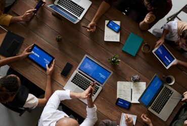Ilustrasi corporate meeting. (pexels/fauxels)