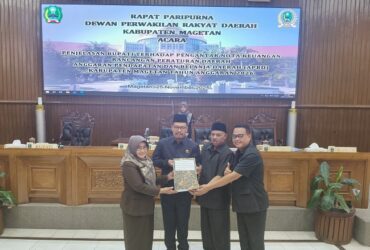 Penyerahan dokumen Raperda Bupati Magetan kepada pimpinan DPRD Magetan.