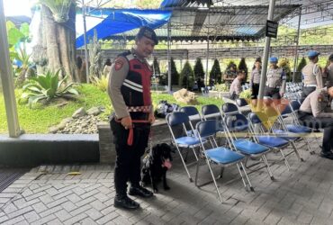 Libatkan Anjing K-9, Polresta Malang Kota Sterilisasi Gereja Jelang Natal