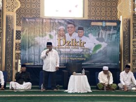 Prof. Junadi saat menyampaikan sambutan dalam acara Dzikir, Muhasabah Akhir Tahun, dan Haul Gus Dur ke-16. (blok-a.com / Berril Labiq)