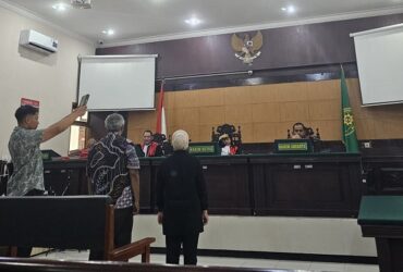 Sidang saksi kasus kematian Alfan saat pengambilan sumpah saksi.(blok-a.com/Syahrul Wijaya)