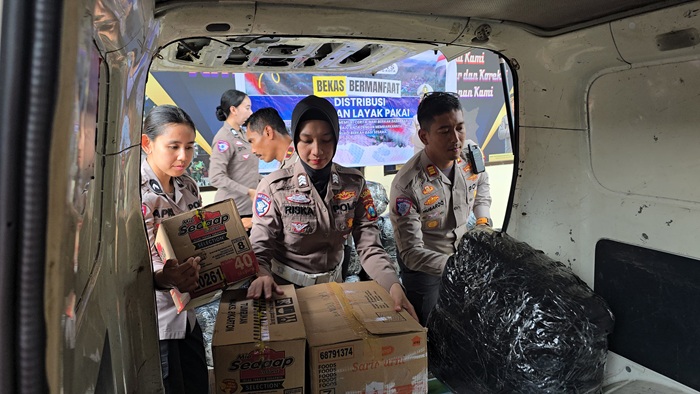 Bantuan dari Polres Mojokerto kota yang akan disalurkan ke korban bencana Aceh, dan Sumatera.(blok-a.com/Syahrul Wijaya)