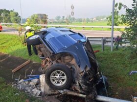 Mobil Izusu Panther grand touring yang mengalami kecelakaan di ruas tol Jombang - Mojokerto (Jomo).(Dokumen PJR 3 Polda Jatim)
