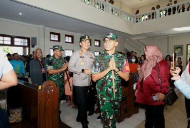 Patroli gabungan dan pemantauan langsung pelaksanaan ibadah Natal di sejumlah gereja Magetan, Kamis (25/12/2025).