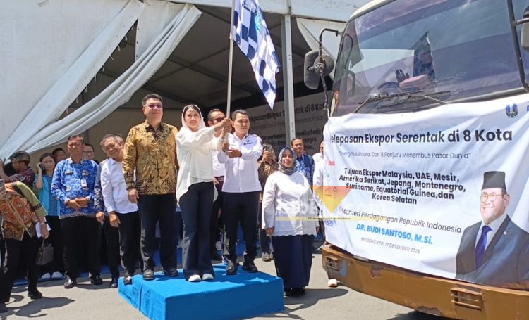 Wakil Menteri Perdagangan Republik Indonesia Dyah Roro Esti Widya putri saat melepas ekspor di PT Lautan Natural Krimerindo (LNK), Mojokerto.(blok-a.com/Syahrul Wijaya)