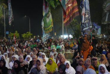 Suasana jamaah Dzikir Akbar di taman bahari Majapahit, rejoto, Prajuritkulon, kota Mojokerto.(blok-a.com/Syahrul Wijaya)