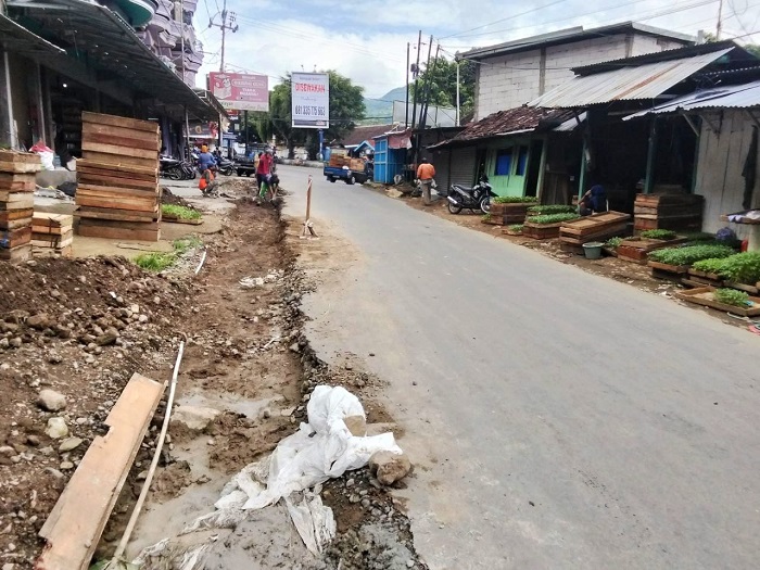 Proyek Rehabilitasi Jalan Bangsri-Plaosan Magetan.