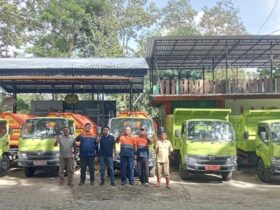 Armada truk pengangkut sampah yang dimiliki oleh DLH Kabupaten Malang (DLH for blok-a)