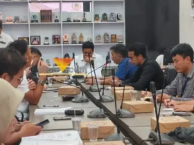 Audiensi DPRD Gresik dan Pihak PT Pos Indonesia, Pos Properti serta Disparekrafbudpora Gresik atas Pembongkaran Cagar Budaya eks Asrama VOC.(blok-a.com/ivan)