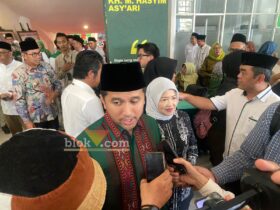Wakil Gubernur Jatim, Emil Elestianto Dardak saat ditemui awak media di Kickoff Harlah Satu Abad NU. (blok-a.com / M Berril Labiq)