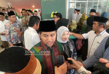 Wakil Gubernur Jatim, Emil Elestianto Dardak saat ditemui awak media di Kickoff Harlah Satu Abad NU. (blok-a.com / M Berril Labiq)
