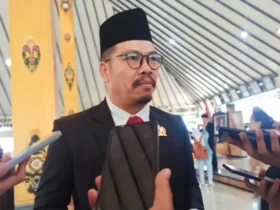 Ketua DPRD Magetan Suratno saat memberikan keterangan (foto: ist)