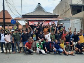 FOTO : Warga Kelurahan Bendogerit, Kecamatan Sananwetan, Kota Blitar, menggelar deklarasi Kampung Anti Korupsi. (blok-a.com/Fajar)