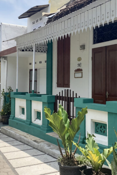 Salah satu kedai kopi yang berlokasi di dalam area kampung di Kota Malang (foto: Antaranews)