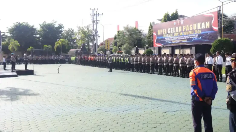 Polresta Banyuwangi laksanakan Apel Gelar Pasukan Operasi Keselamatan Semeru 2026 sebagai wujud kesiapan dalam menciptakan Kamseltibcarlantas di Banyuwangi, Senin (2/2/2026)(dok Humas Polresta).