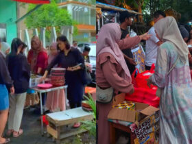 Tangkapan layar aksi sosial dari Komunitas Makan Gratis di Malang yang berlangsung di kawasan Taman Trunojoyo