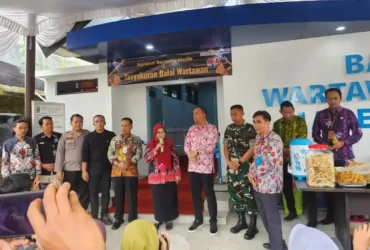 Bupati Magetan Nanik Sumantri saat memberi sambutan dalam acara peresmian Gedung Balai Wartawan di lingkungan Diskominfo Kabupaten Magetan