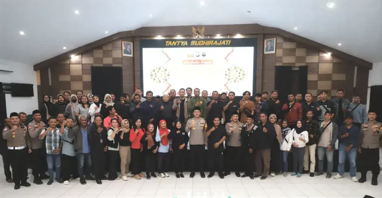 Foto bersama Kapolres Magetan dengan insan pers Pokja Magetan (foto: ist)