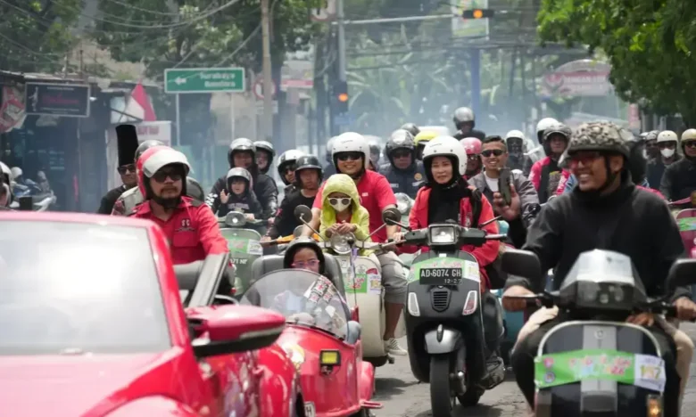 Konvoi kendaraan yang diikuti Wakil Bupati Sidoarjo, Mimik Idayana
