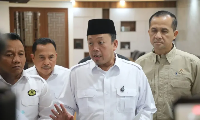 Menteri ATR/BPN Nusron Wahid bersama Menteri Transmigrasi Muhammad Iftitah dan Dirjen Minerba ESDM Tri Winarno, bahas kasus sertifikat transmigran kotabaru, Kalsel.(Ist)