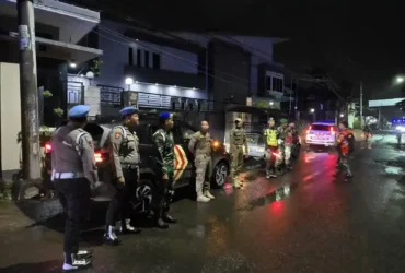 Subdenpom V/4-2 Gresik menggelar patroli gabungan bersama Kodim 0817/Gresik, Propam Polres Gresik, Subgartap Gresik, serta Satpol PP Gresik. (blok-a.com/ivan)