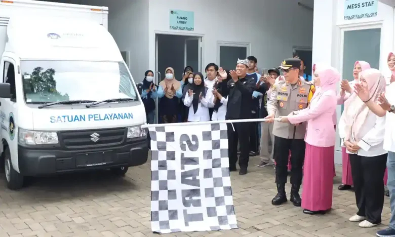 Kapolresta Banyuwangi Kombes Pol Dr. Rofiq Ripto Himawan saat meresmikan operasional SPPG Polresta Banyuwangi 2 di Kelurahan Genteng Kulon, Kecamatan Genteng, Jumat (13/2/2026)