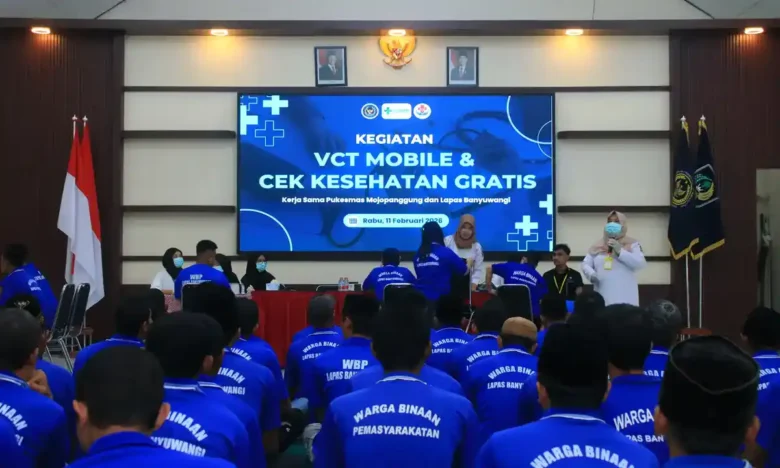 Lapas Banyuwangi berkolaborasi dengan Puskesmas Mojopanggung gelar pemeriksaan rutin dan tes VCT bagi 50 warga binaan, Rabu (11/2/2026)(dok Humas Lapas).