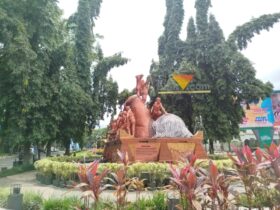 Patung Buto atau Monumen Juang 45 yang terletak di depan Stasiun Malang Kota Baru (blok-a.com / Yogga Ardiawan)