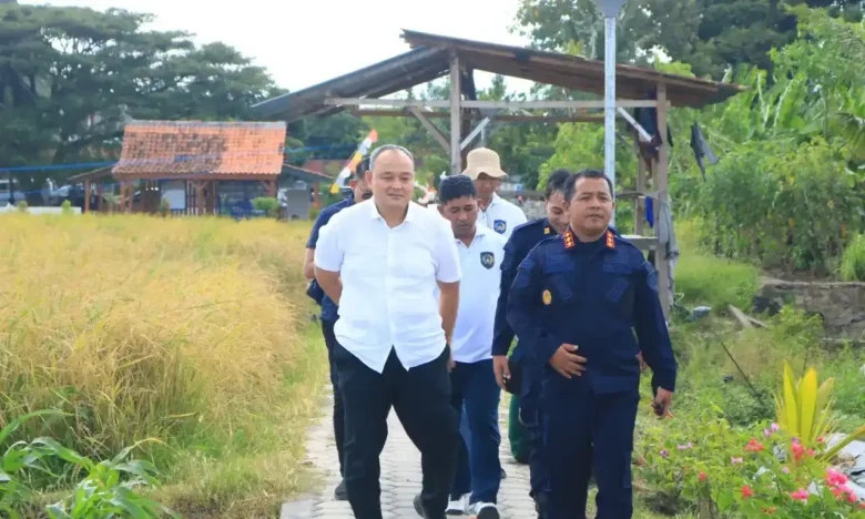 Direktur PK Ditjenpas, Ceno Hersusetiokartiko, saat melakukan kunjungan kerja ke SAE Paswangi Lapas Kelas IIA Banyuwangi, Rabu (11/3/2026)(dok Humas Lapas).