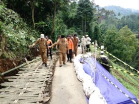 Longsor Gerus Jalan Menuju Desa Taji Jabung, Pemkab Malang Siapkan Perbaikan