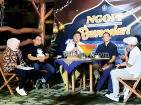 Diskusi terbuka bertajuk "Refleksi Satu Tahun Pemerintahan Kota Blitar, Antara Harapan, Realita, dan Tantangan 5 Tahun ke Depan" di Area Museum PETA. (blok-a.com/Fajar)